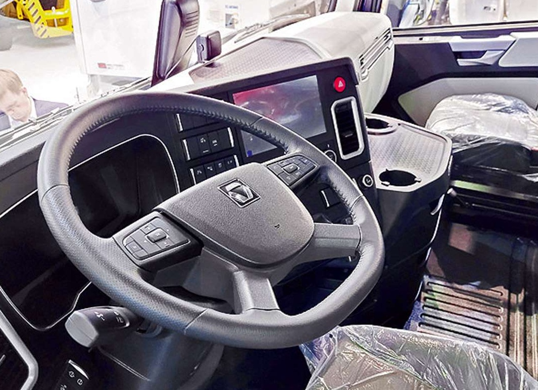 Магистральный тягач XCMG – конкурент землякам